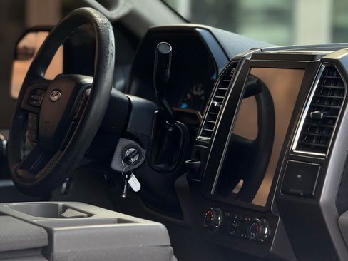 Used 2015 Ford F150 XLT image 12