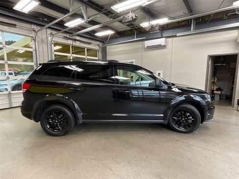 Used 2020 Dodge Journey SE w/ SE Popular Equipment Group FWD image 6