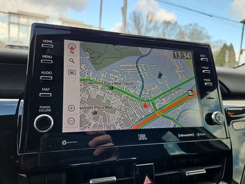 Used 2022 Toyota Camry XSE image 25