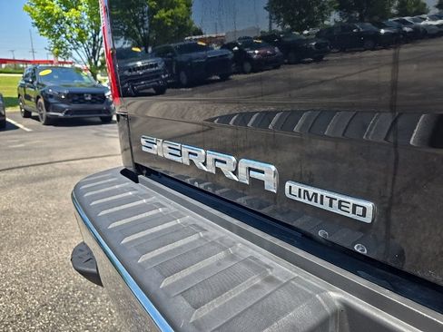 Used 2019 GMC Sierra 1500 SLE w/ Black Pack AWD/4WD image 11