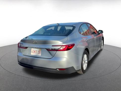 Used 2025 Toyota Camry LE image 12