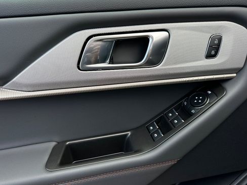 New 2026 Ford Explorer Active w/ Active Comfort Package RWD image 10