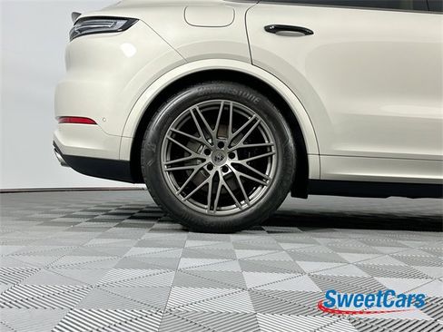 Used 2025 Porsche Cayenne Turbo image 55