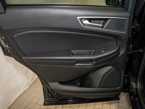 Used 2024 Ford Edge SEL image 9