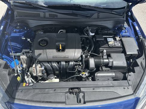 Used 2023 Kia Forte LXS w/ LXS Technology Package FWD image 4