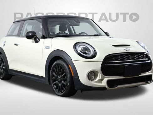 Used 2019 MINI Cooper S w/ Premium Package image 3