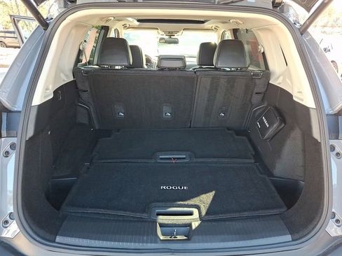 Used 2023 Nissan Rogue SL w/ SL Premium Package image 29
