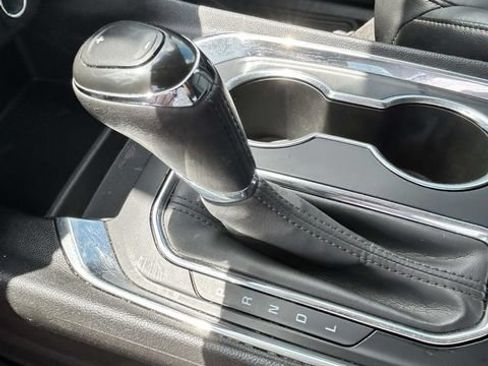 Used 2019 Chevrolet Traverse LT FWD image 19