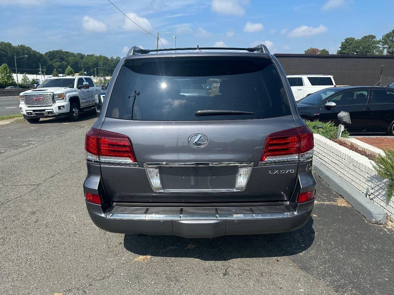 Used 2015 Lexus LX 570 4WD image 4