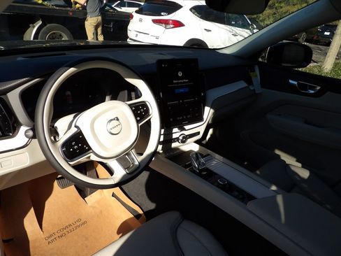 New 2026 Volvo XC60 B5 Ultra w/ Protection Package Premier image 14