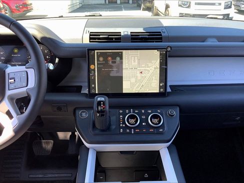 New 2025 Land Rover Defender 110 X-Dynamic SE image 7