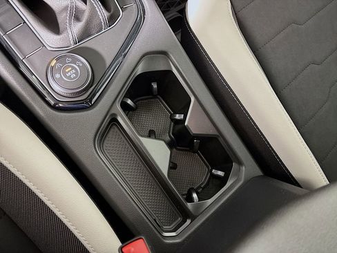 New 2025 Volkswagen Taos SE image 15