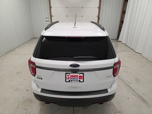 Used 2019 Ford Explorer XLT w/ Equipment Group 202A AWD/4WD image 5