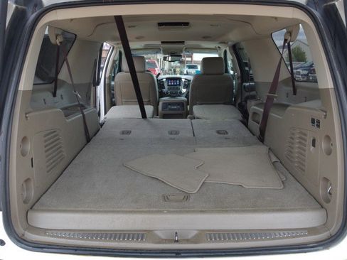 Used 2017 Chevrolet Suburban Premier AWD/4WD image 34