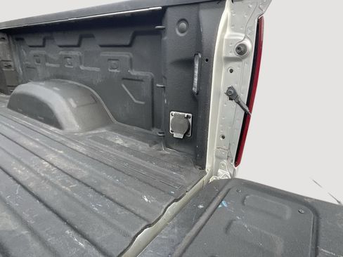 Used 2022 Chevrolet Silverado 2500 LTZ w/ LTZ Premium Package image 14