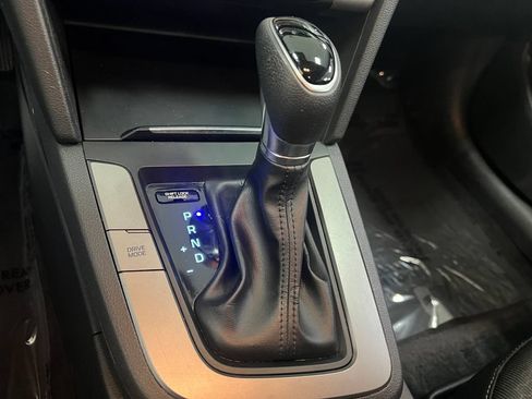 Used 2018 Hyundai Elantra SEL FWD image 25