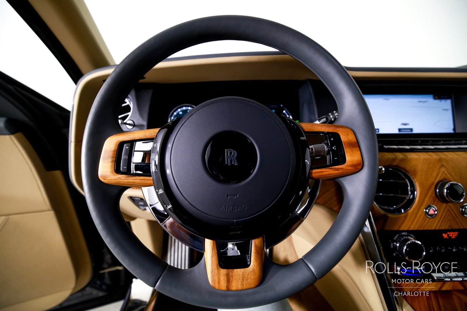Certified 2020 Rolls-Royce Cullinan AWD/4WD image 16
