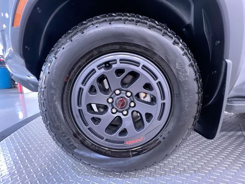 Used 2025 Nissan Frontier PRO-4X w/ Pro Convenience Package AWD/4WD image 10