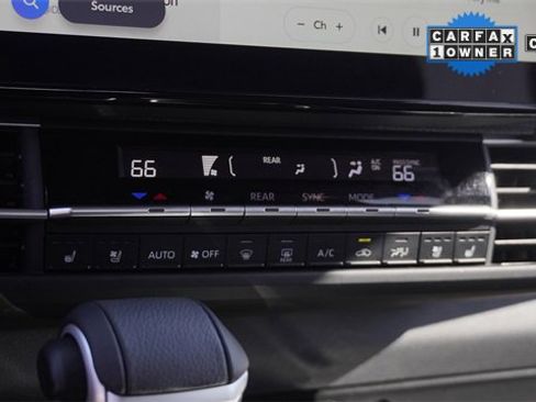 Used 2025 Toyota Sienna XSE w/ XSE Premium Package image 28