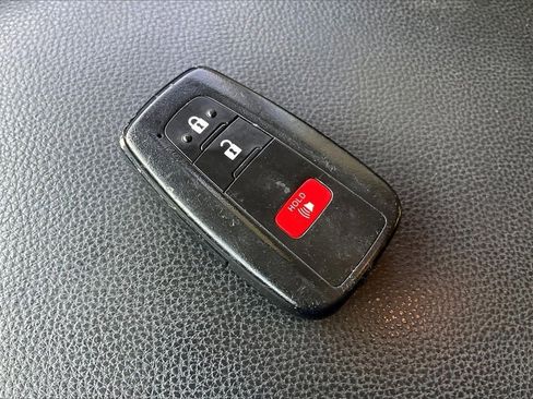 Used 2024 Toyota RAV4 XLE image 36