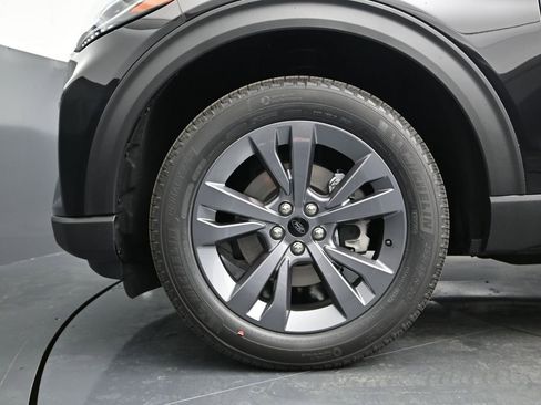 New 2026 Ford Explorer Active w/ Active Comfort Package image 19