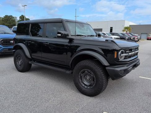 Used 2024 Ford Bronco Outer Banks AWD/4WD image 2