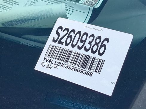 New 2025 Volvo XC40 B5 Plus w/ Climate Package image 24