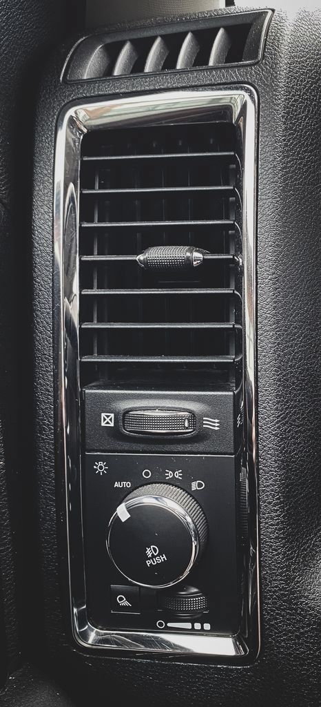 Used 2018 RAM 3500 Laramie w/ Sport Appearance Group AWD/4WD image 10
