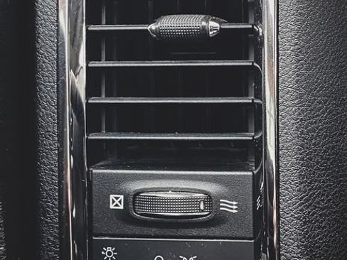 Used 2018 RAM 3500 Laramie w/ Sport Appearance Group AWD/4WD image 10