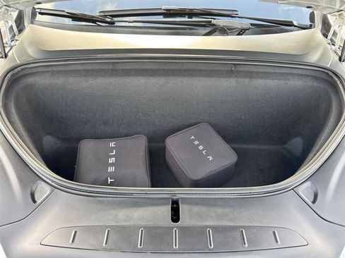 Used 2020 Tesla Model X Long Range AWD/4WD image 8
