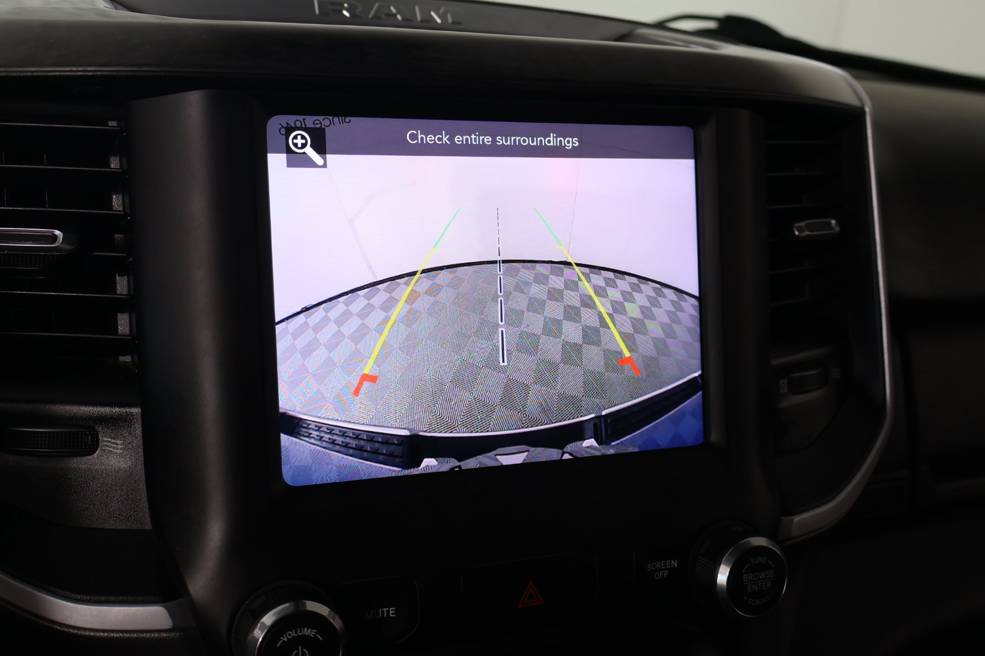 Used 2021 RAM 1500 2WD Crew Cab image 6