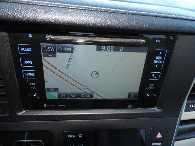 Used 2016 Toyota Sienna XLE w/ XLE Navigation Package FWD image 24
