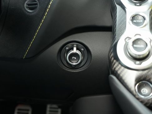 Used 2022 McLaren 720S Spider image 32