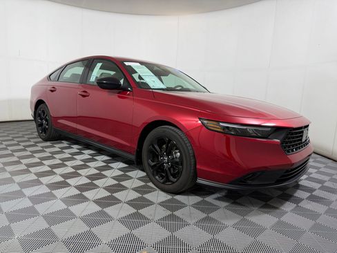 Certified 2025 Honda Accord SE image 6