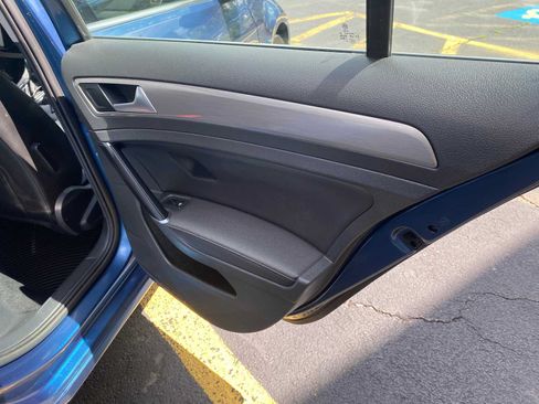 Used 2017 Volkswagen Golf SE FWD image 30