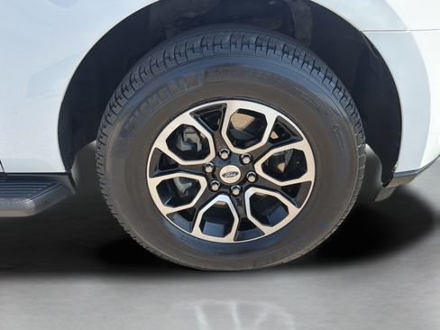 Used 2023 Ford Expedition XLT AWD/4WD image 25