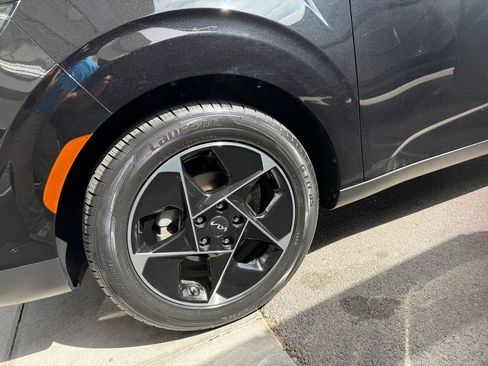 Used 2023 Kia Soul EX FWD image 29
