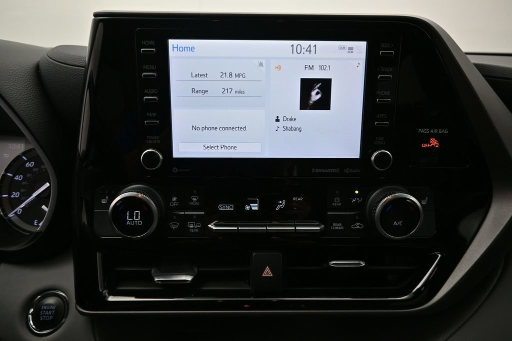 Used 2022 Toyota Highlander XLE FWD image 13