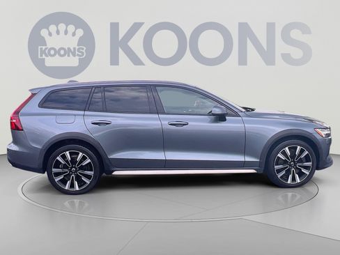 Used 2020 Volvo V60 T5 Cross Country w/ Protection Package Premier AWD/4WD image 8