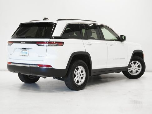 Certified 2024 Jeep Grand Cherokee Laredo image 7