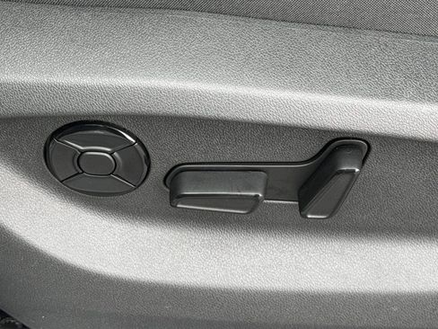 Certified 2026 Volkswagen Tiguan SE R-Line FWD image 18
