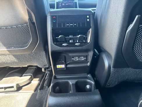 Used 2023 Jeep Grand Cherokee L Laredo AWD/4WD image 25