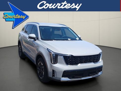 Used 2025 Kia Sorento S AWD/4WD image 1