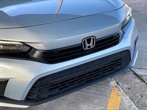 Certified 2022 Honda Civic EX image 28