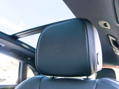 New 2026 Porsche Macan image 31