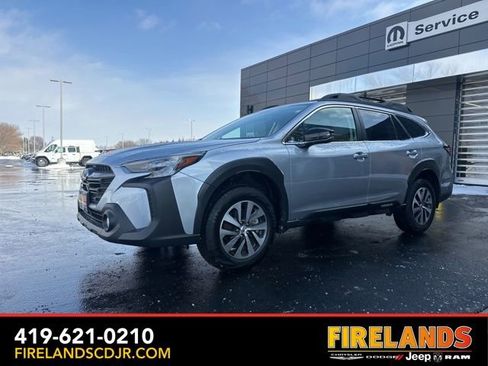 Used 2025 Subaru Outback Premium w/ Popular Package #1A image 5