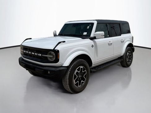 Used 2024 Ford Bronco Outer Banks AWD/4WD image 3
