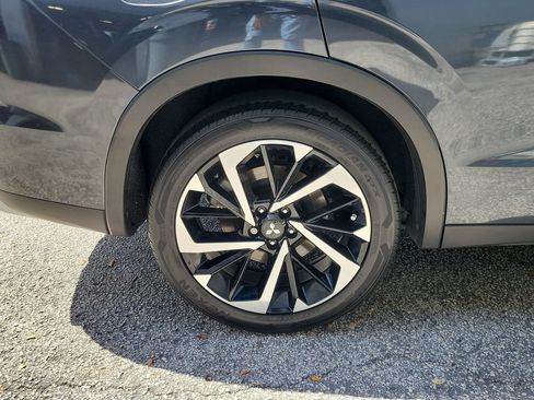 Used 2024 Mitsubishi Outlander SE Black Edition FWD image 10