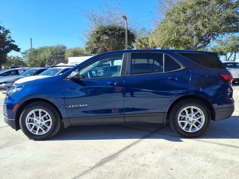Used 2022 Chevrolet Equinox LS w/ LS Convenience Package image 4