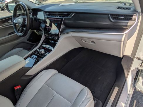 Used 2021 Jeep Grand Cherokee L Overland w/ Advanced Protech Group III image 30